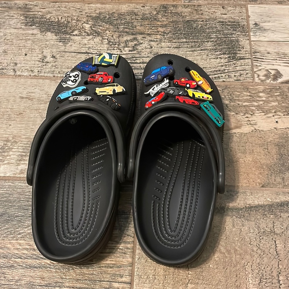 Black crocs